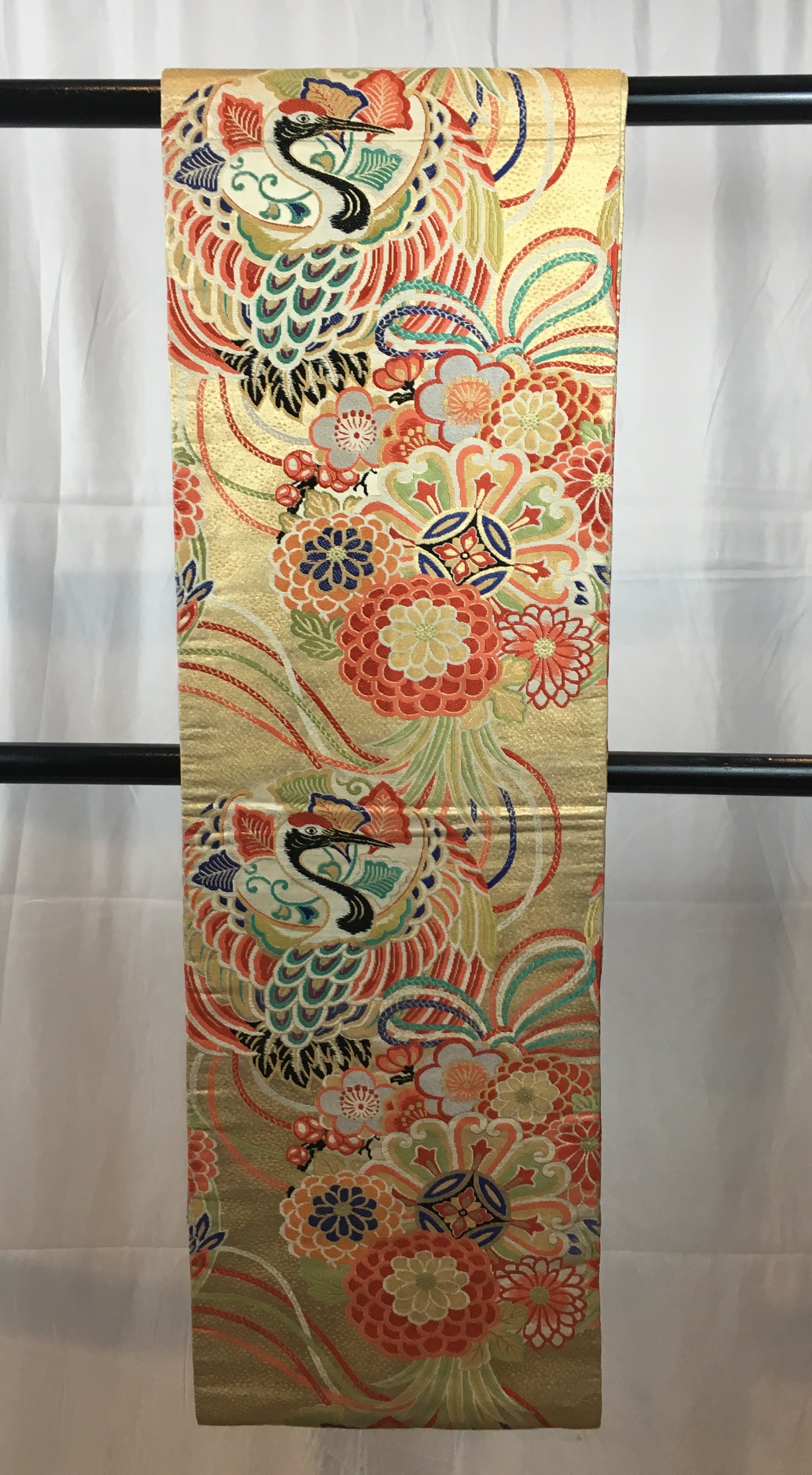 Maru Obi – Gold Crane with Kusudama