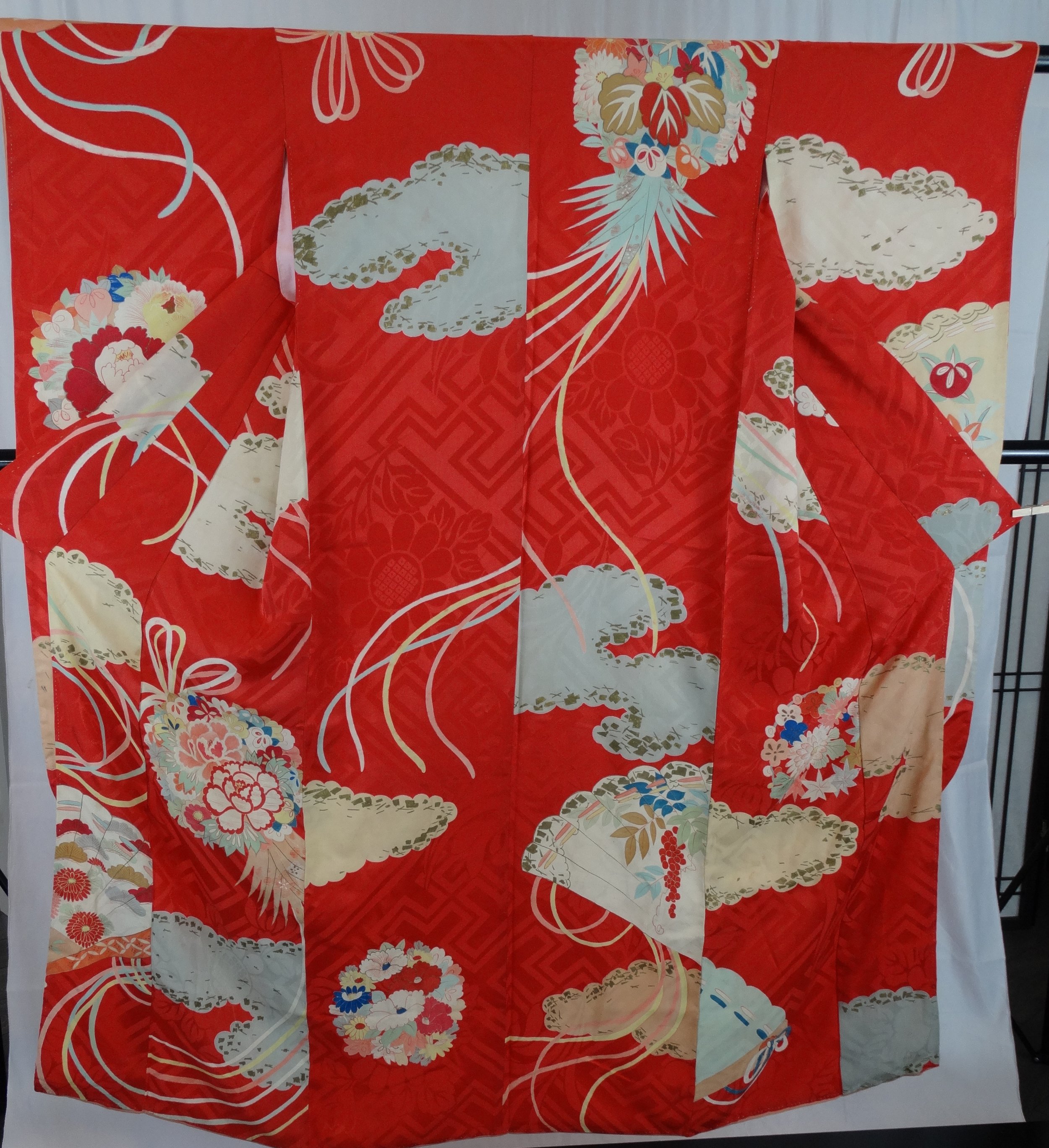 Furisode Kimono – Kusudama