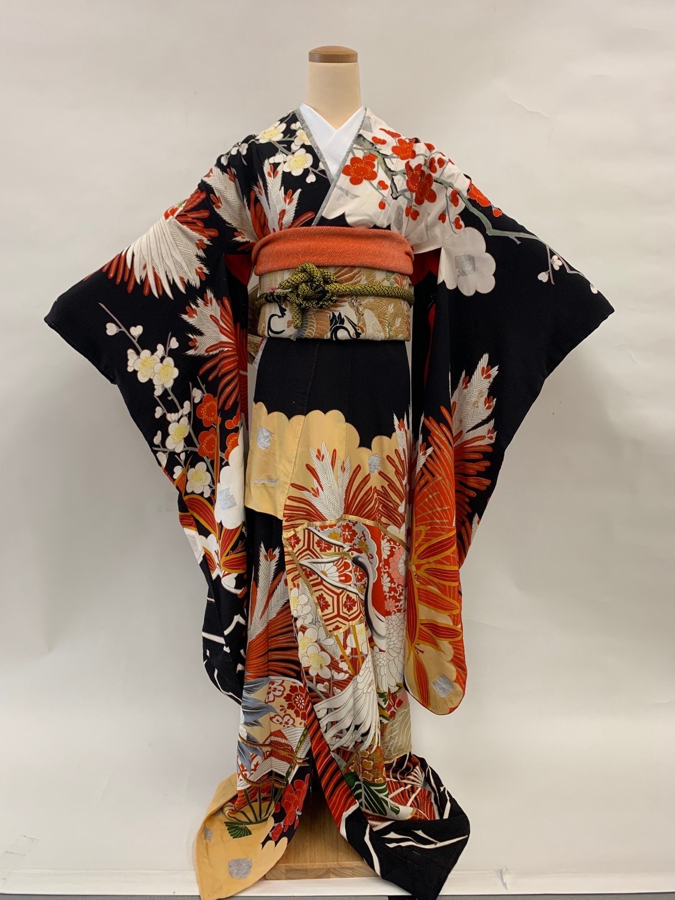Vintage Furisode Kimono and Maru Obi Set 002